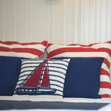 מלון דירות Nautical 3*